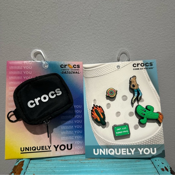 NEW Crocs Lil Pouch and Summer Fest 5 Pack Jibbitzs - Picture 1 of 6